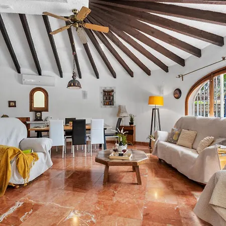 Villa Axel - Plusholidays *