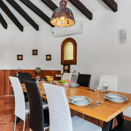 Axel - Plusholidays * 칼페