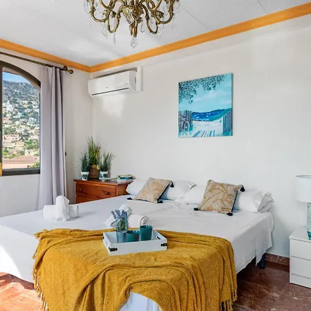 Villa Axel - Plusholidays *