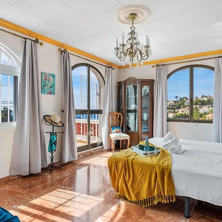 Axel - Plusholidays Villa *