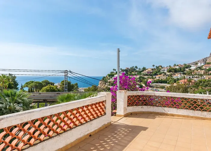 Axel - Plusholidays Villa Calpe