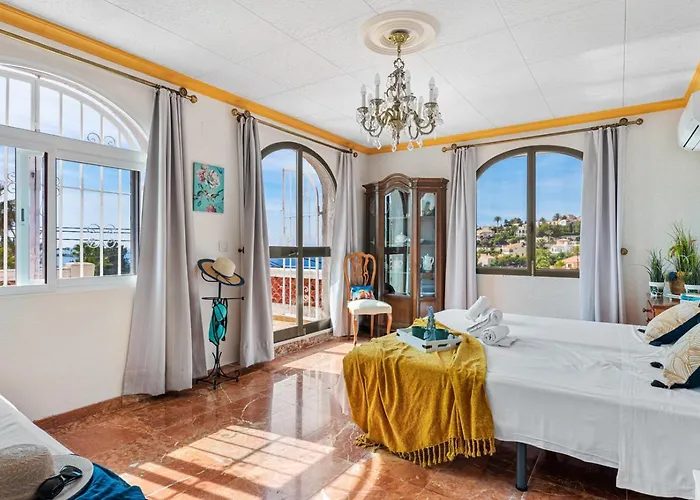 Axel - Plusholidays Villa *